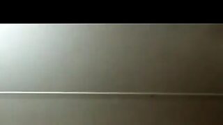 Masturbating for Cash Live