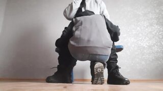 My married neighbor licks my pussy in her uninhabited apartment so that her husband doesn't find out about it