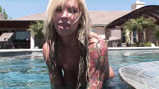 Tattooed hot milf likes it hardcore