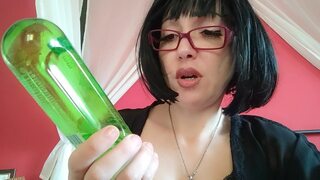 Milf shows great squirt with toys