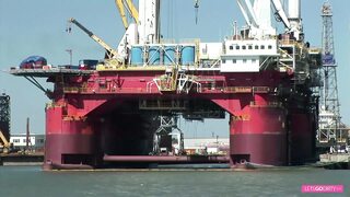 Slutty big boobed MILF's enjoy their DP oiled orgy